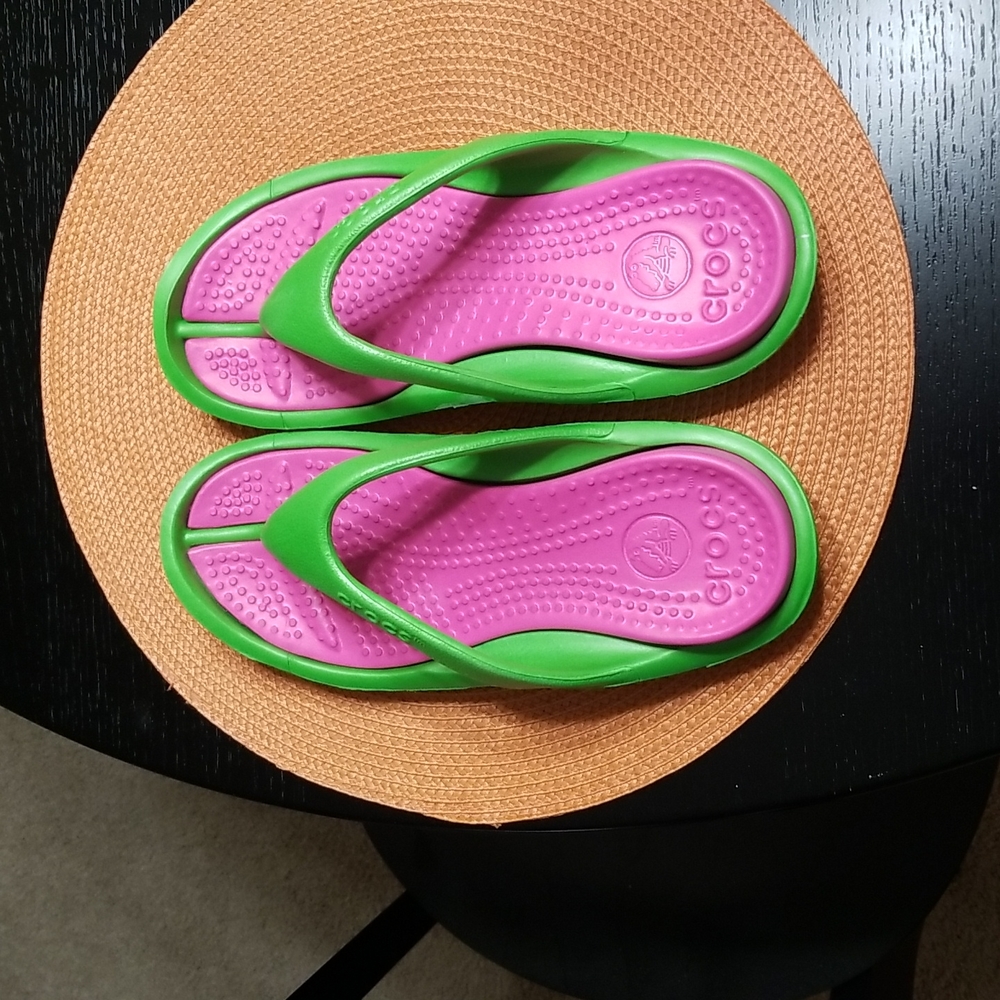 Crocs Athens  Lime Green/Hot Pink Flip Flops Women Size 8/Men Size 6 NWOT